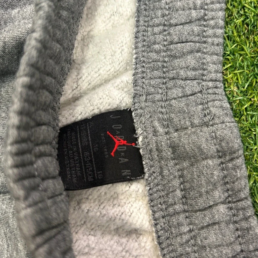 Jordan‎ Boys XL 13-15Y Heather Gray Fleece Jumpman Shorts Athletic Loungewear